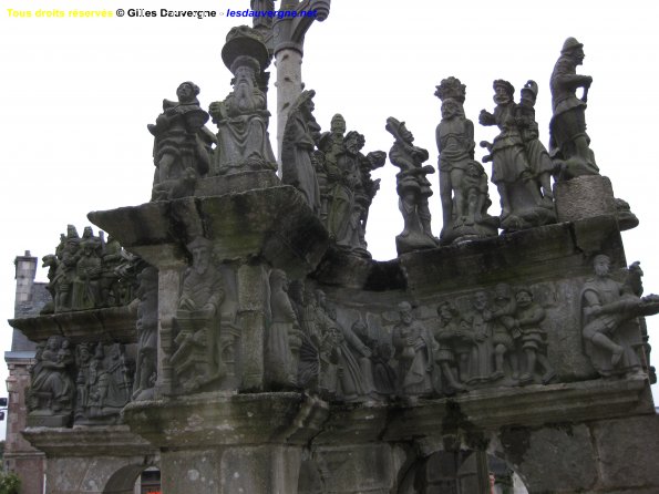 Enclos paroissiaux 01